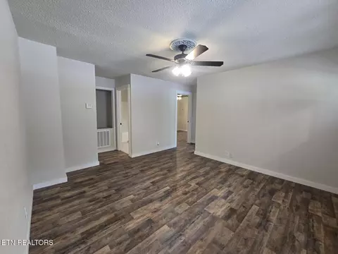 Living - 678 Skyline Dr, Oneida, TN 37841 photo 1 of 6
