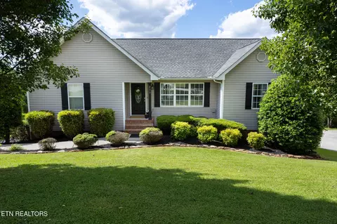 233 Ridgefield Dr, Maryville, TN 37804