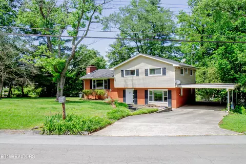 109 Cumberland View Dr, Oak Ridge, TN 37830