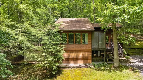 2537 Waldens Creek Rd, Sevierville, TN 37862