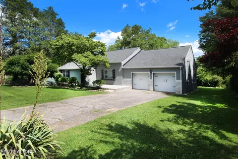 3400 Kenilworth Ln, Knoxville, TN 37917