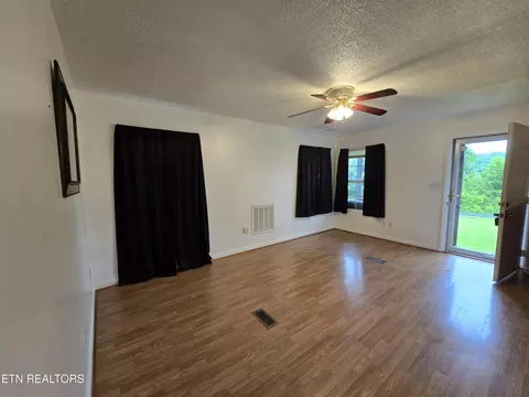 288 Machine Branch Rd, Ewing, VA 24248 photo 8