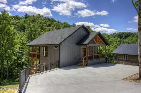 3344 Frontier View Dr, Sevierville, TN 37876