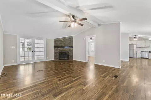 1350 Waller Ferry Rd, Lenoir City, TN 37771