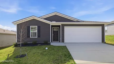 122 N Rolling Meadows Dr, Harriman, TN 37748