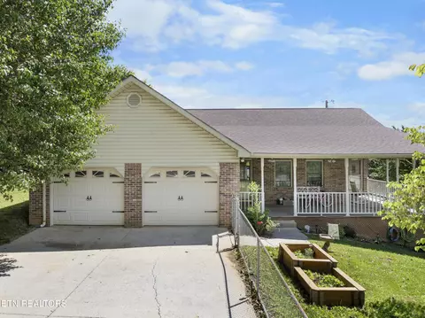 182 Woodvine St, Jacksboro, TN 37757