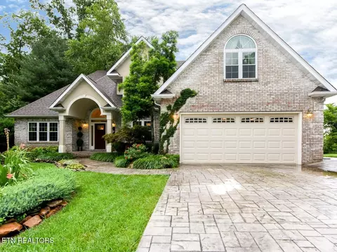 716 Devictor Dr, Maryville, TN 37801