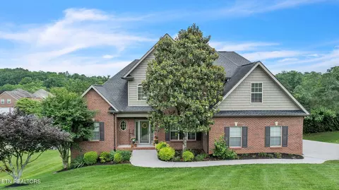 3260 Whispering Oaks Dr, Knoxville, TN 37938