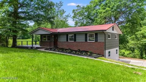 110 Courtland Ln, Clinton, TN 37716
