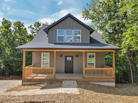 1005 E Dr, Knoxville, TN 37920