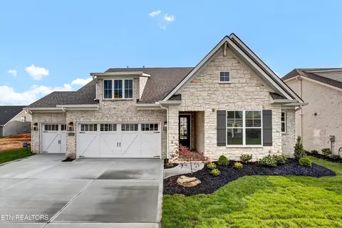 2124 White Sycamore Ln, Knoxville, TN 37932