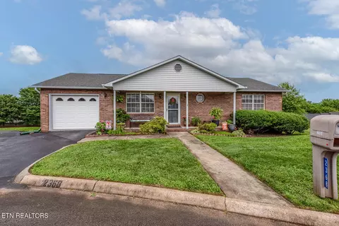 2368 Governors Ct, Maryville, TN 37801