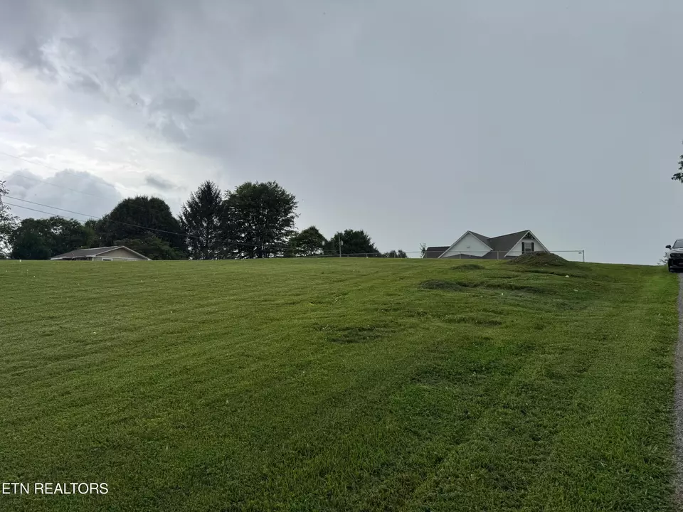 212 Woodvine St, Jacksboro, TN 37757 photo 6