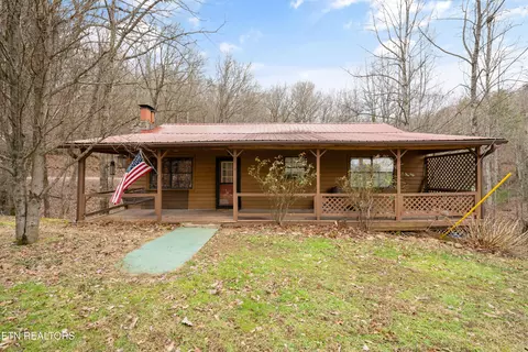 408 Deer Run Dr, Maryville, TN 37803