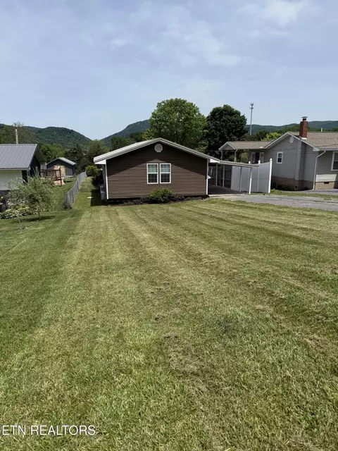 321 Coleman St, Harrogate, TN 37752