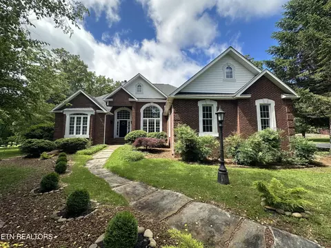309 Deer Creek Dr, Crossville, TN 38571