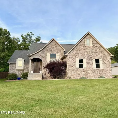 129 Canary Ct, Crossville, TN 38555