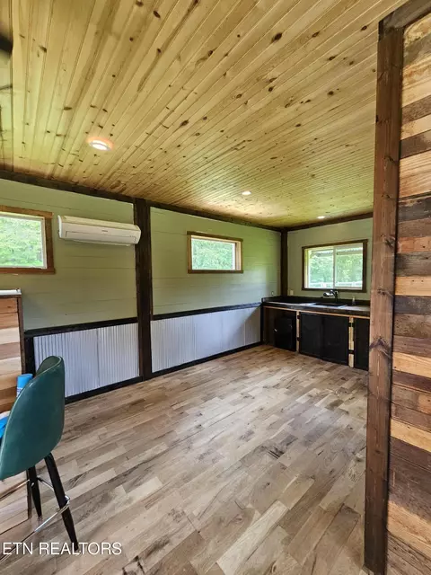200 Caney Bend Dr, Doyle, TN 38559 photo 4