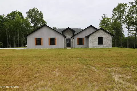 607 Taylon Ln, Oneida, TN 37841