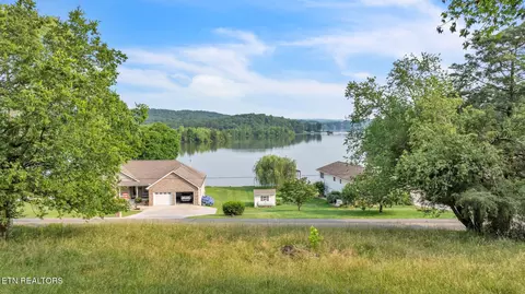 570 Anglers Cove Rd, Kingston, TN 37763