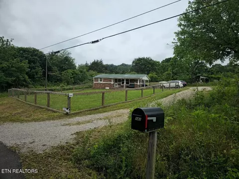 141 Cain Rd, Sharps Chapel, TN 37866