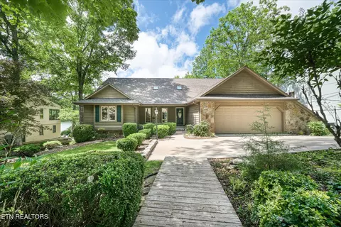 125 Shore Ln, Crossville, TN 38558