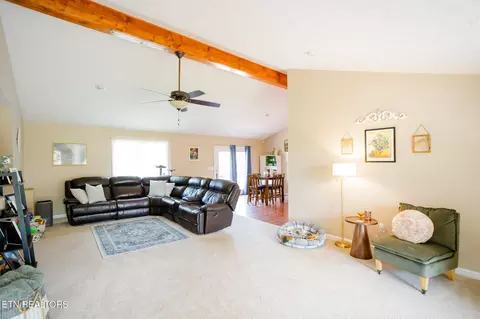 201 Henley St, Tazewell, TN 37879