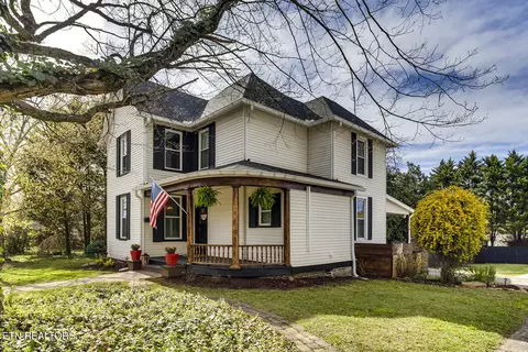 606 Mulberry St, Loudon, TN 37774