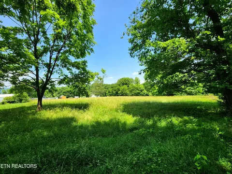 Mccormick Lane, Harriman, TN 37748
