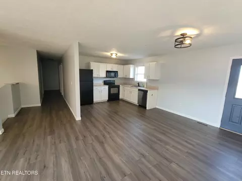 Entry Way - 4121 Briggs Loop, Kodak, TN 37764 photo 1 of 3