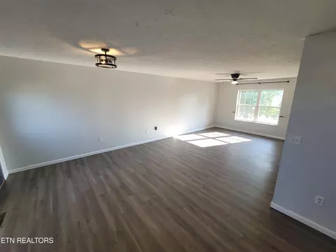 Living - 4121 Briggs Loop, Kodak, TN 37764 photo 4 of 4