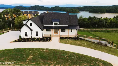 206 Eagle View Dr, Dandridge, TN 37725