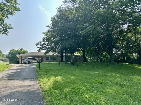306 E Tri County Blvd, Oliver Springs, TN 37840