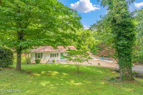 6136 Walnut Valley Dr, Knoxville, TN 37919