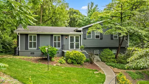 5700 Pinellas Dr, Knoxville, TN 37919