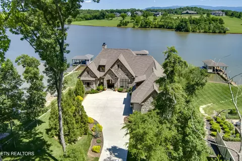 128 Hiwonihi Tr, Vonore, TN 37885