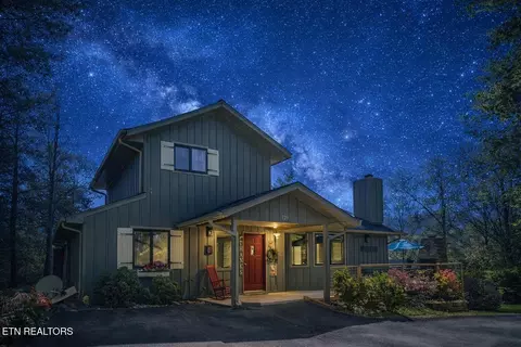 725 Sunshine Trl, Gatlinburg, TN 37738