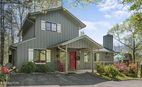 725 Sunshine Trl, Gatlinburg, TN 37738
