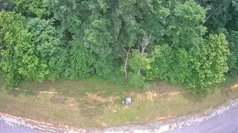 560 Summer Cir, La Follette, TN 37766