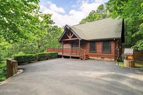 3064 S Clear Fork Rd, Sevierville, TN 37862