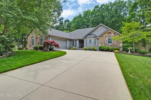 43 Loxley Ln, Crossville, TN 38558
