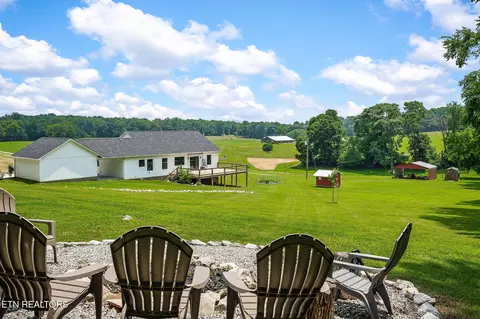 Exterior - 17124 Old Kentucky Rd, Walling, TN 38587 photo 6 of 17