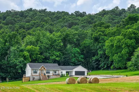 Exterior - 17124 Old Kentucky Rd, Walling, TN 38587 photo 15 of 17