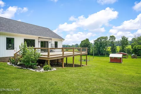 Exterior - 17124 Old Kentucky Rd, Walling, TN 38587 photo 4 of 17