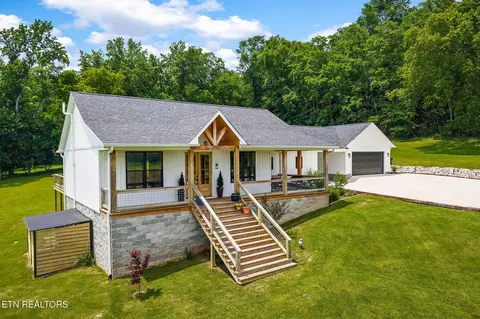 Exterior - 17124 Old Kentucky Rd, Walling, TN 38587 photo 3 of 17