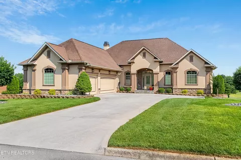 257 Osprey Cir, Vonore, TN 37885
