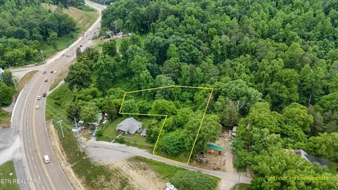 8239 W Circle Dr, Knoxville, TN 37920