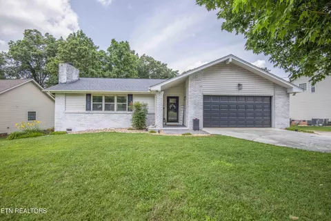 1002 Oxford Hills Dr, Maryville, TN 37803