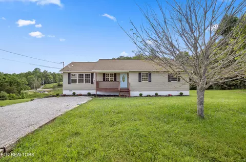165 Kenzie Ln, La Follette, TN 37766