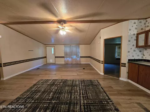 Living - 417 Ely Town Rd, Dryden, VA 24243 photo 3 of 4